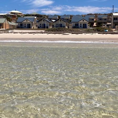 Oceanside Village Денем Экстерьер фото