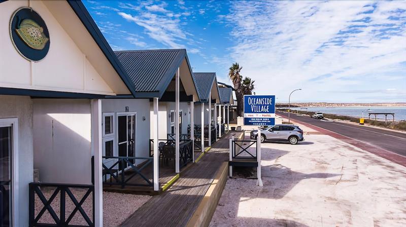 Oceanside Village Денем Экстерьер фото