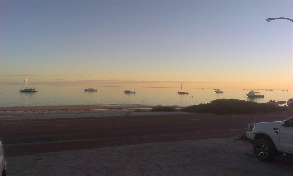 Oceanside Village Денем Экстерьер фото